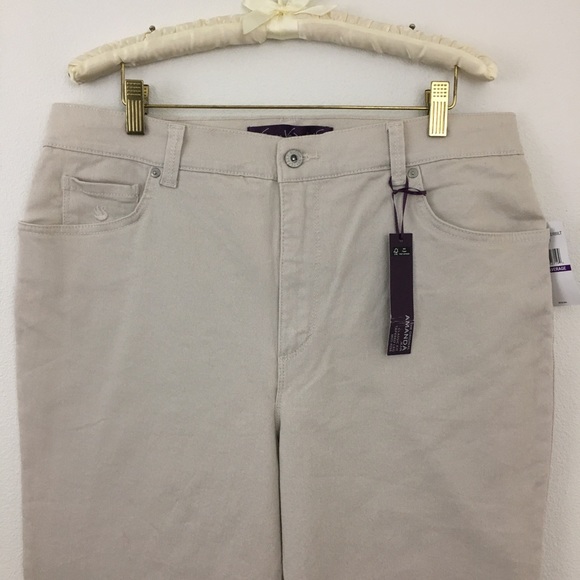 Amanda Colored Jeans - Picture 4 of 8